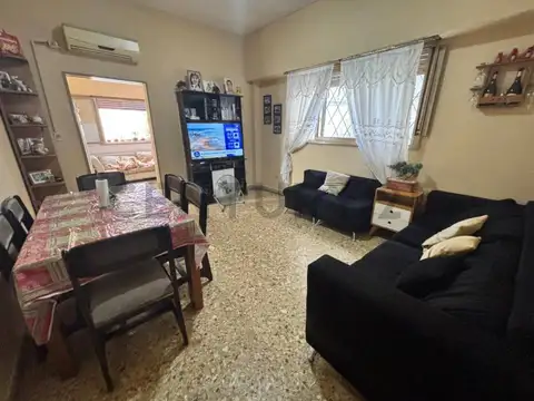 Gutierrez 1300, Piso 0