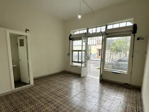 Local en Alquiler en Mataderos, $ 800.000