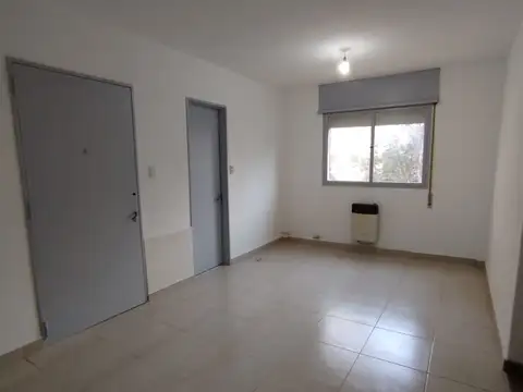 Dpto renovado amplias dimensiones 3 Dorm.