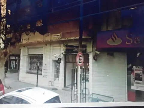 vendo casa centro Ramos Mejia ideal para construir 1111 M2, con planos aprobados IDEAL INVERSIONISTA