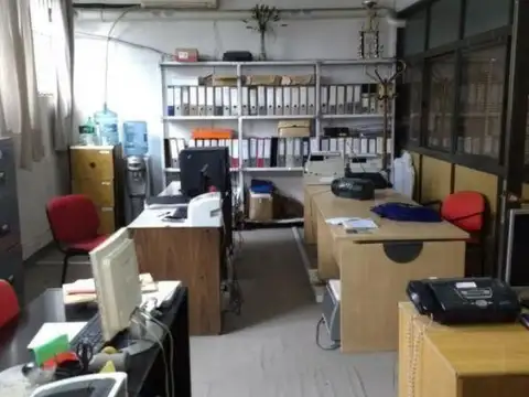 Excelente depósito/ local a pocas cuadras de la Gral. Paz