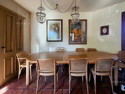 Casa en Venta con 3 cocheras