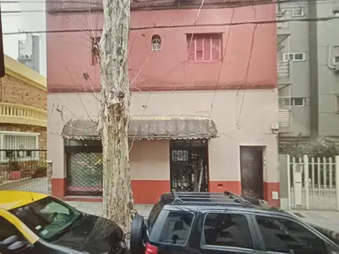 PH de 2 ambientes, con patio y amplia terraza, excelentemente ubicado, en el Barrio de Caballito Norte.