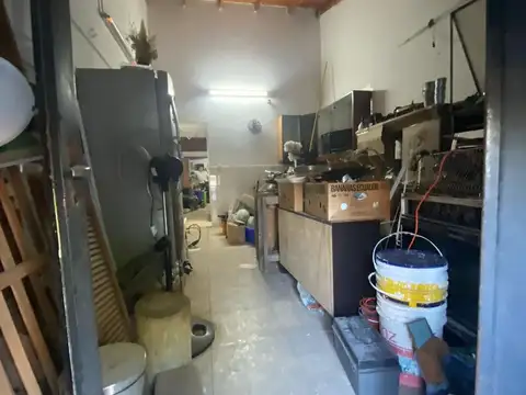 Local en Alquiler en Los Hornos, $ 450.000