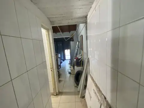 Local en Alquiler en Los Hornos, $ 500.000