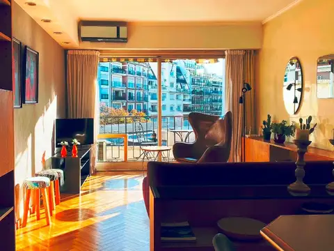 VENTA DEPARTAMENTO. RECOLETA. 5 ESQUINAS. TRES AMBIENTES. BALCÓN. IMPECABLE. LUMINOSO