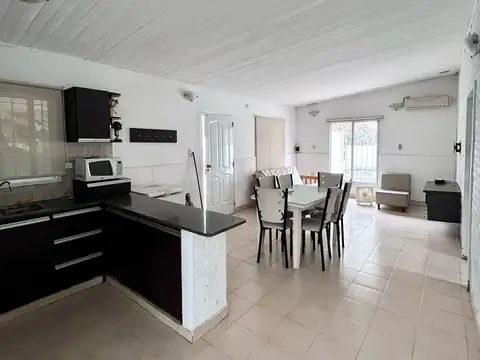 CASA A LA VENTA EN V.AMELIA CON GALPÓN Y DEPÓSITO