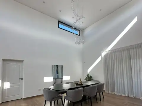 Casa 4 ambientes con 3 baños