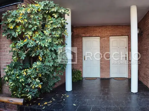 Falucho 2811. Entre Esmeralda y Independencia