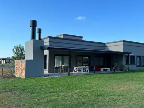 Casa En Venta, En El Campo Cardales
