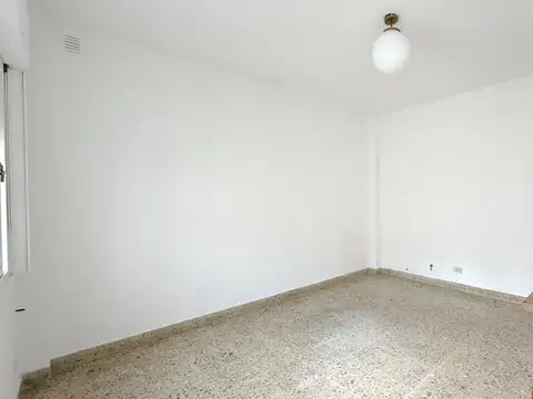 Depto Tipo Casa en Alquiler 50 años