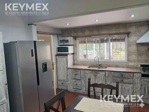 Casa en Venta con 2 cocheras