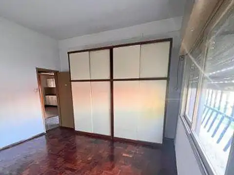 Casa en Ramos Mejia, tres ambientes