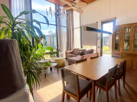 Casa 3 ambientes con 2 baños