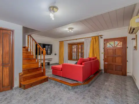 Casa en Venta en Villa Luzuriaga, USD 190.000