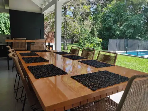 Casa en Alquiler de 4 dormitorios