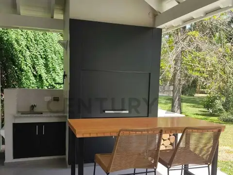 Casa 5 ambientes con 4 baños