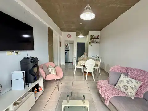Departamento 2 ambientes con cochera en Villa Luzuriaga
