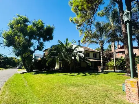 Casa en Venta en Barrio Cerrado Los Horneros, USD 240.000