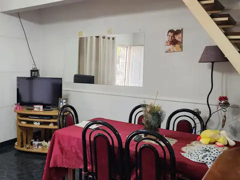 Depto Tipo Casa 3 ambientes con 1 baño