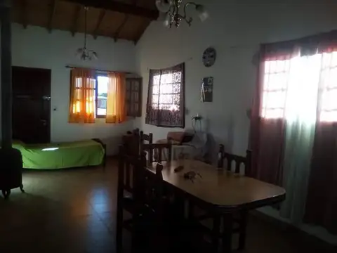 Casa 2 ambientes con 2 baños