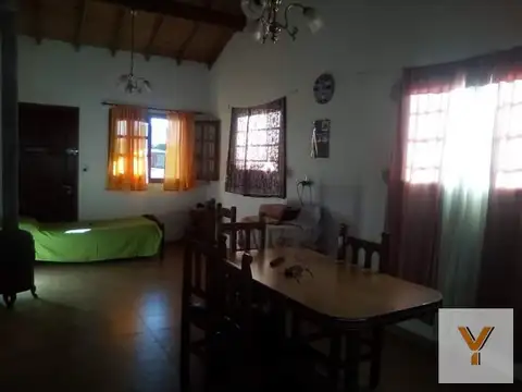 Casa 2 ambientes con 2 baños