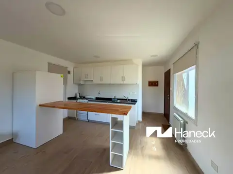 Departamento en Alquiler con 1 cochera