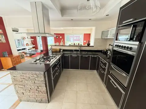 Casa en Venta en Burzaco, USD 170.000