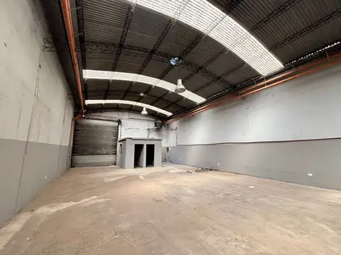 Galpon en Alquiler 40  mts Fondo