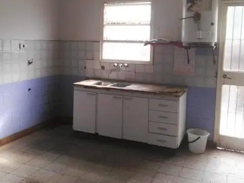Casa 3 ambientes con 1 baño