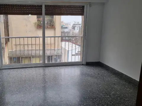 Alquilo depatamento 1 amb sobre Av Juan B Alberdi piso 10