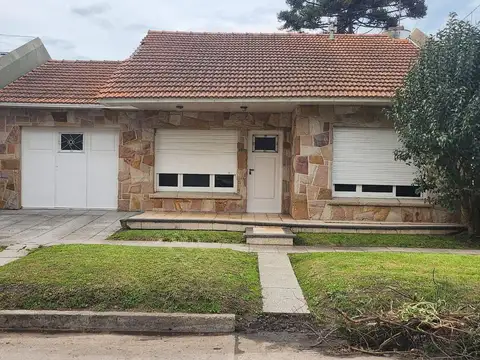 VENTA CASA DE TRES AMBIENTES BARRIO EL PROGRESO