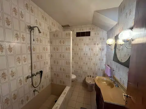 Casa 4 ambientes con 1 baño