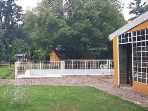 Quinta en Venta con 2 cocheras