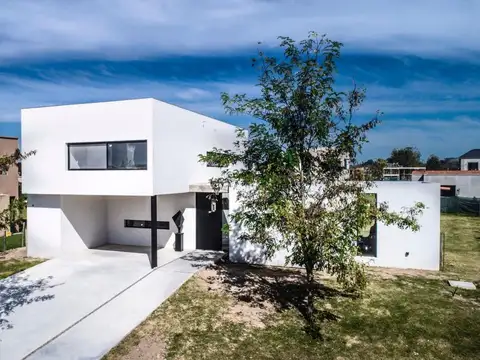 VENTA. CASA 4 Ambientes, Cantón Norte, Maschwitz.