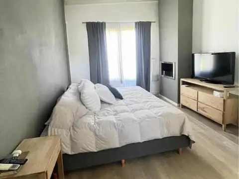 Casa en venta - 3 Dormitorios 3 Baños - 258Mts2 -Terreno 10,600- Monte