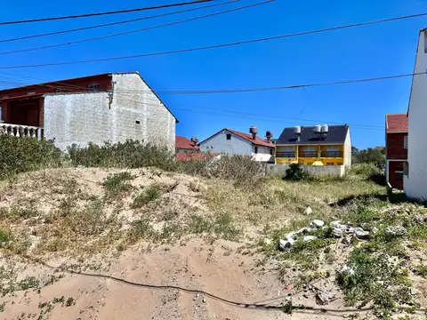 Av. Costanera entre 83 y 84