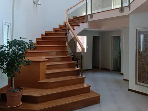 Casa en Alquiler de 5 dormitorios