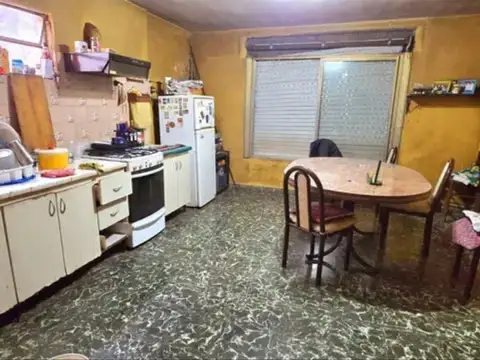 Casa 5 ambientes con 1 baño
