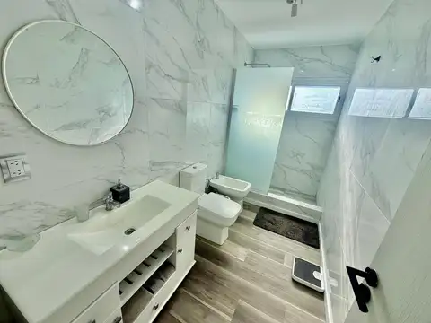 Casa en Venta con 5 cocheras