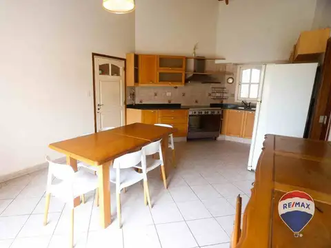 Casa 5 ambientes con 2 baños