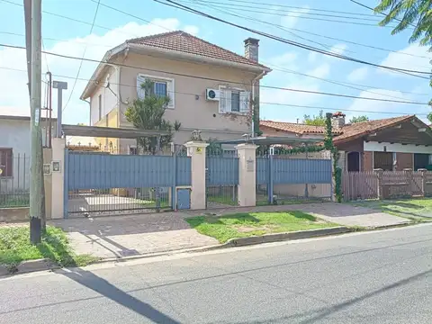 Venta casa 2 plantas 4 amb pileta quincho
