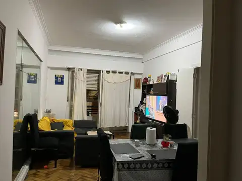 Venta departamento de 3 ambientes al frente en Abasto