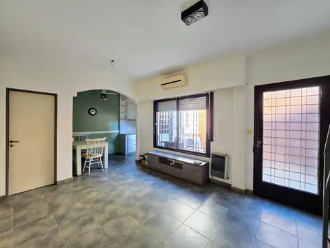 Depto Tipo Casa en Venta de 3 ambientes