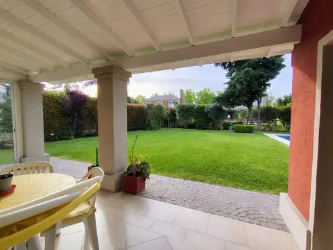 Casa a la venta ,3 dormitorios,Apto crédito.Los Jazmines, Pilar del Este, Pilar