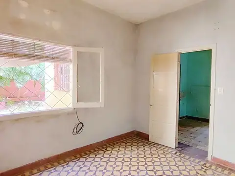 VENTA CASA CENTRO 3 DORMITORIOS CON GARAGE Y FONDO