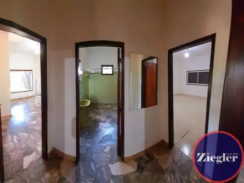 Casa en Alquiler con 1 cochera