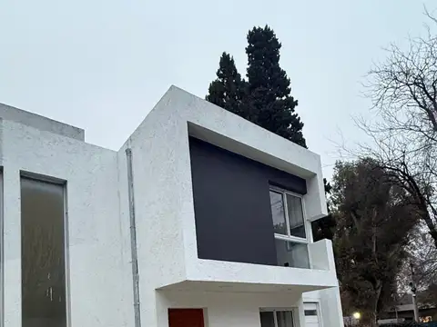 Casa en Alquiler de 3 dormitorios