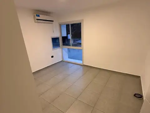 Casa en Alquiler con 1 cochera