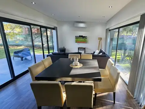 Casa en Venta en Club Miralagos, USD 330.000